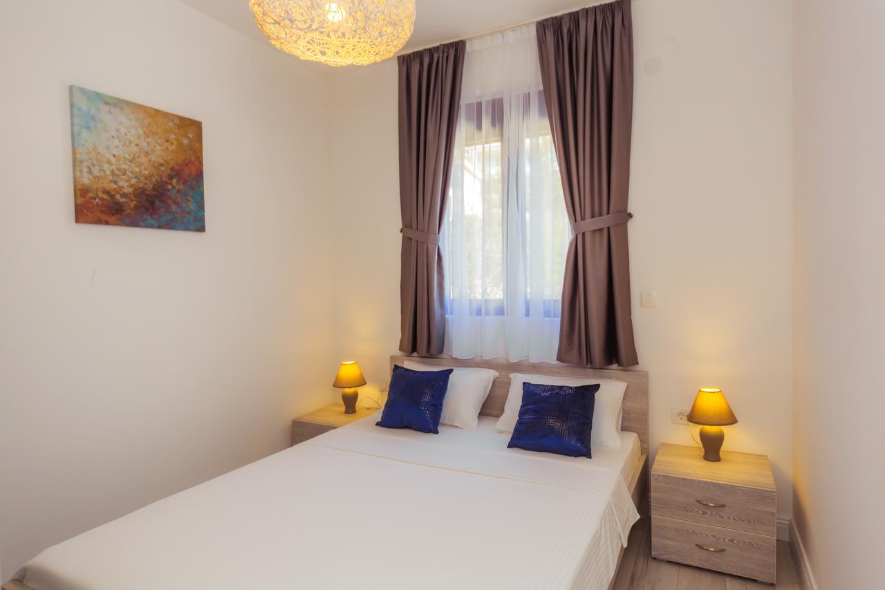 Apartments Monte Re Petrovac Exterior photo
