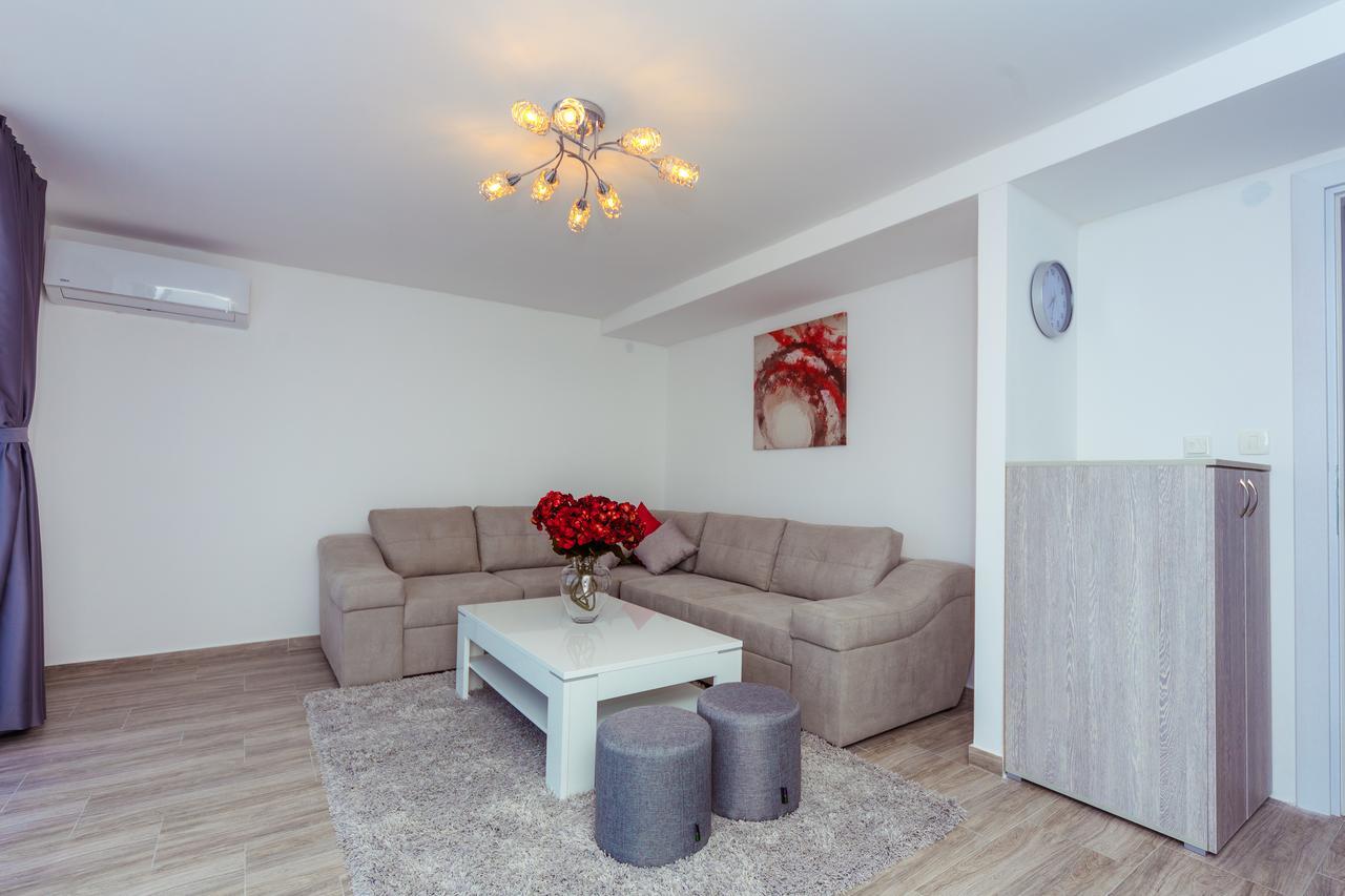 Apartments Monte Re Petrovac Exterior photo